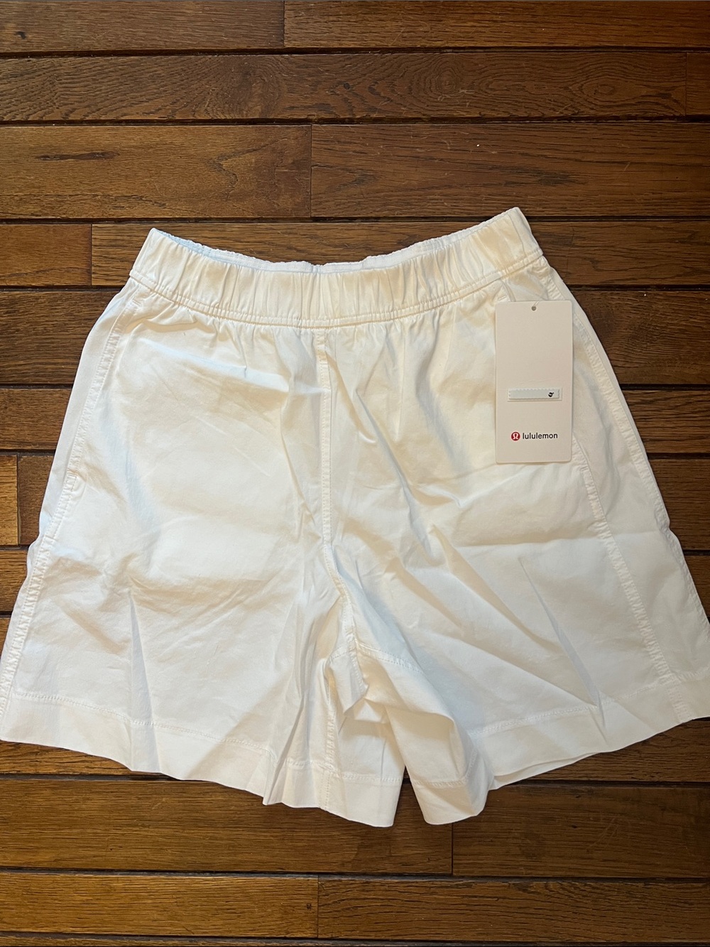 Lululemon White Linen High Rise Relaxed Fit 7" Shorts Size Small NWT